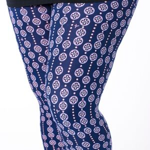 BNWT SweetLegs “Wallflower” Petite Size (Fits most 00-6) full length leggings